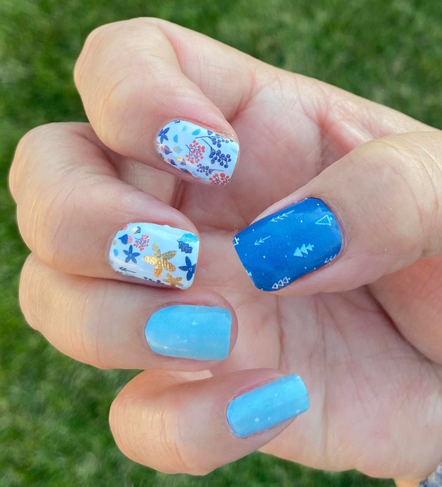 Winter Floral - Nail Polish Wrap - Nail Polish Sticker - Nail Art - Nail Wrap